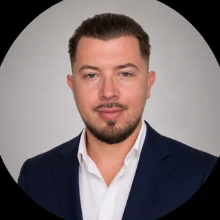 Portrait of Dan Fleser, co-founder of Resort Buggy
